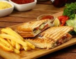 Sucuklu Yumurtalı Tost